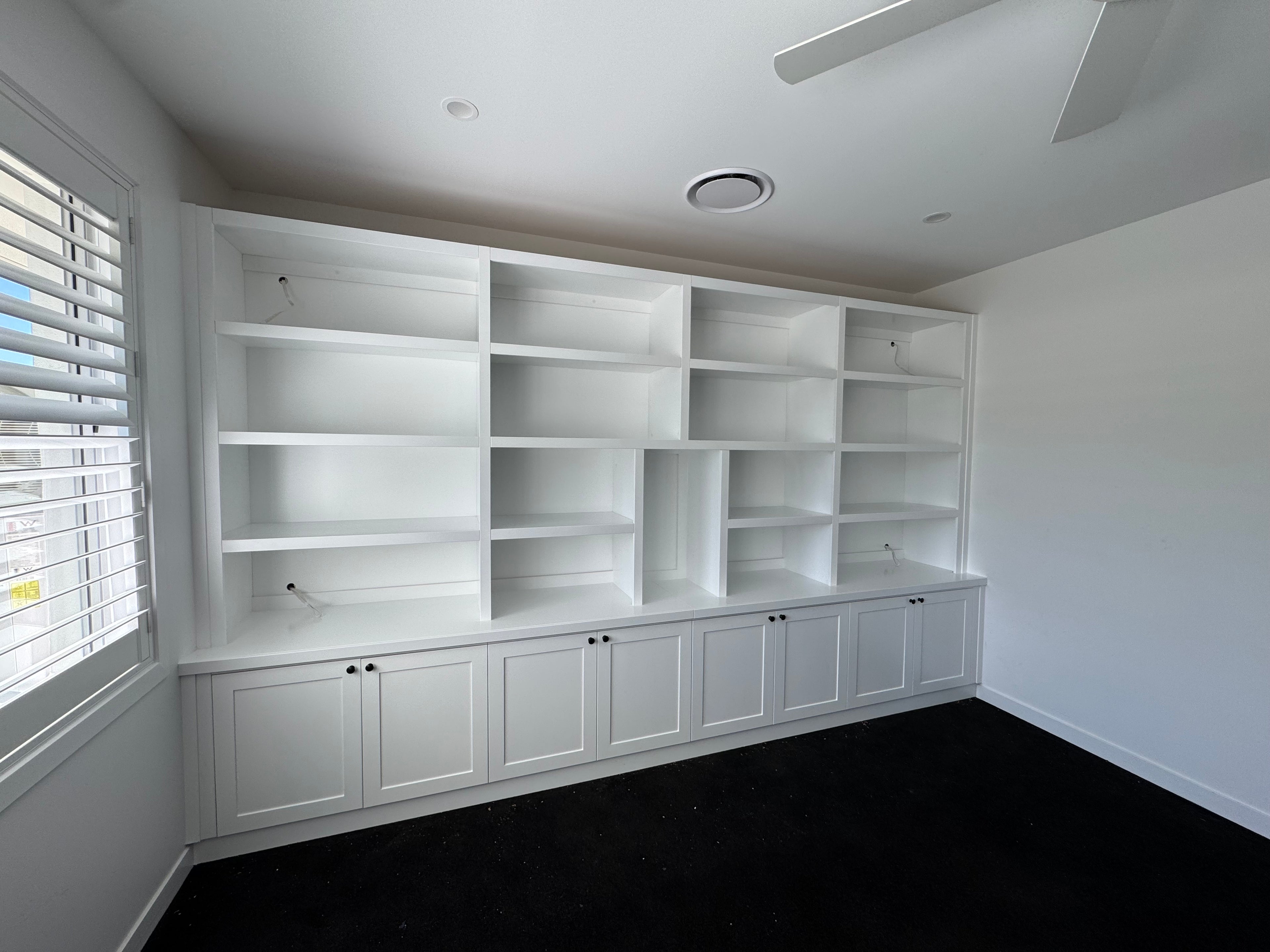 Specific shelf formation