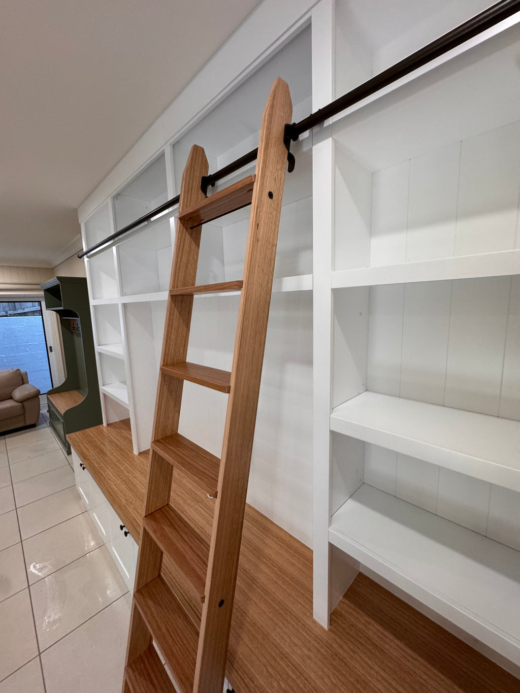 Lift of Ladder/ Entertainment Unit